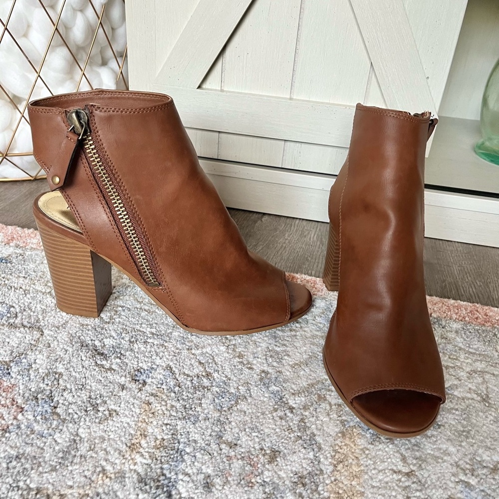 Madden girl open toed 3.5 heel booties size 10